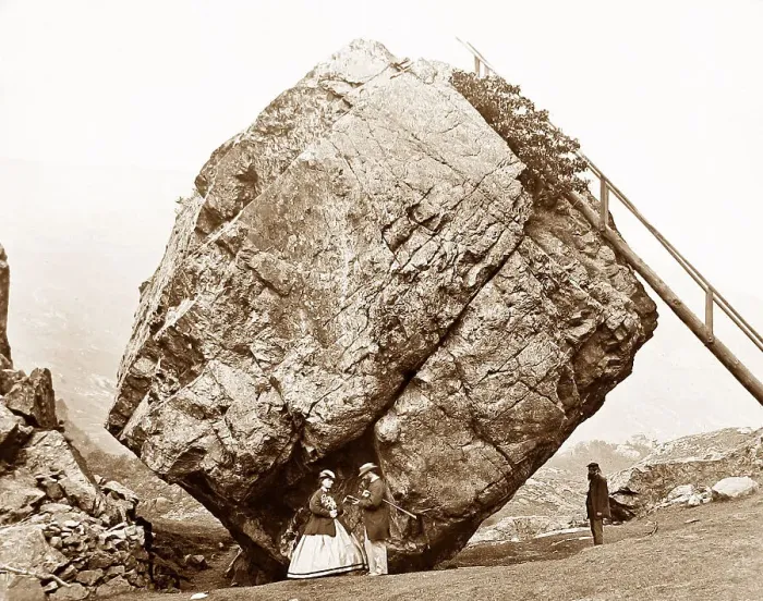 Framed Print : Bowder Stone, Borrowdale Framed Print : Bowder Stone, Borrowdale