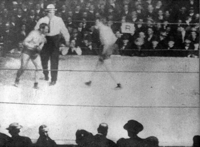 Framed Print : Boxing match, Burns v O Brien, Los Angeles, USA Framed Print : Boxing match, Burns v O Brien, Los Angeles, USA