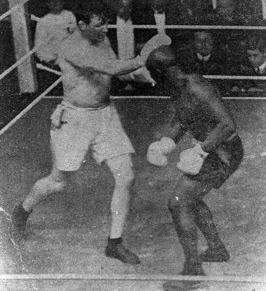 Boxing match, Langford v Lang, London