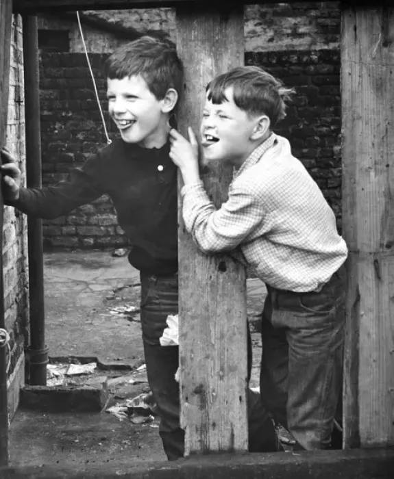 Framed Print : Two boys playing on a Balham street, SW London Framed Print : Two boys playing on a Balham street, SW London