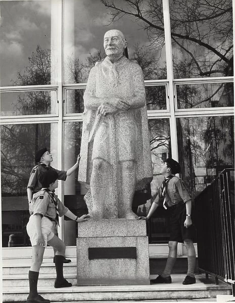Boys with statue outside Baden Powell House, London