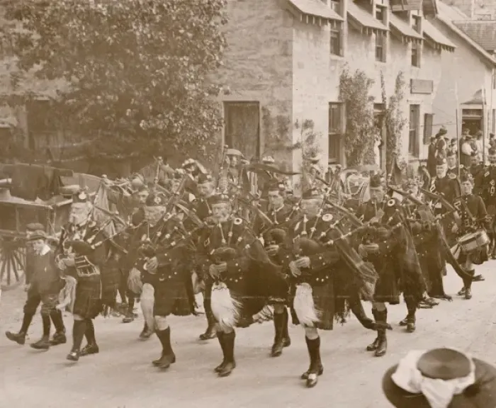 Framed Print : Braemar Gathering, piping in the street Framed Print : Braemar Gathering, piping in the street