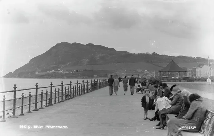 Framed Print : Bray Promenade Framed Print : Bray Promenade