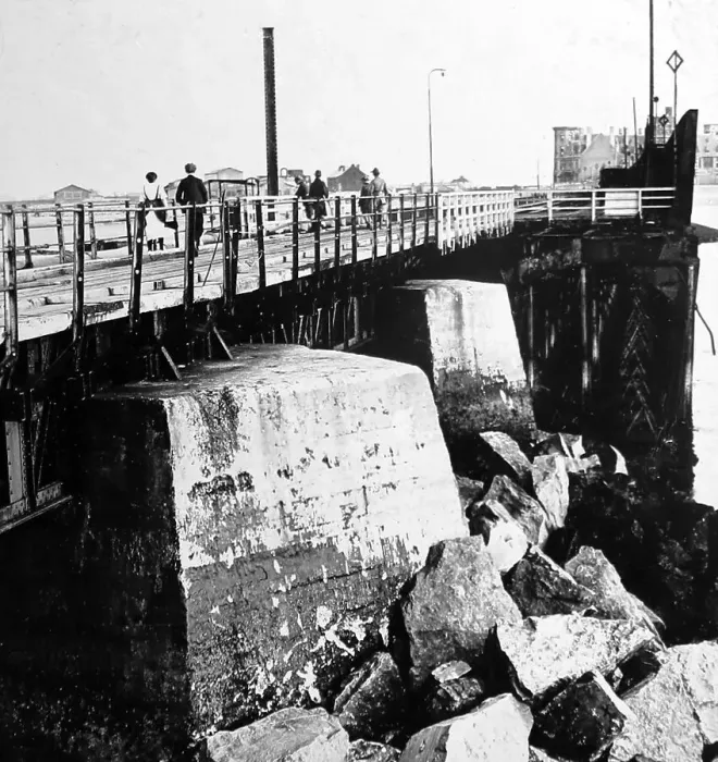 Framed Print : A breach in the Zeebrugge Mole during the First World War Framed Print : A breach in the Zeebrugge Mole during the First World War
