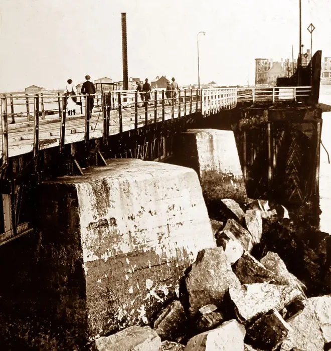 Framed Print : A breach in the Zeebrugge Mole during the First World War Framed Print : A breach in the Zeebrugge Mole during the First World War