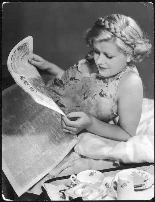 Framed Print : BREAKFAST IN BED / 1930S Framed Print : BREAKFAST IN BED / 1930S