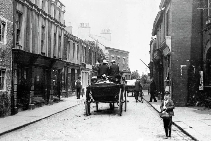 Framed Print : The Breck, Poulton le Fylde Framed Print : The Breck, Poulton le Fylde