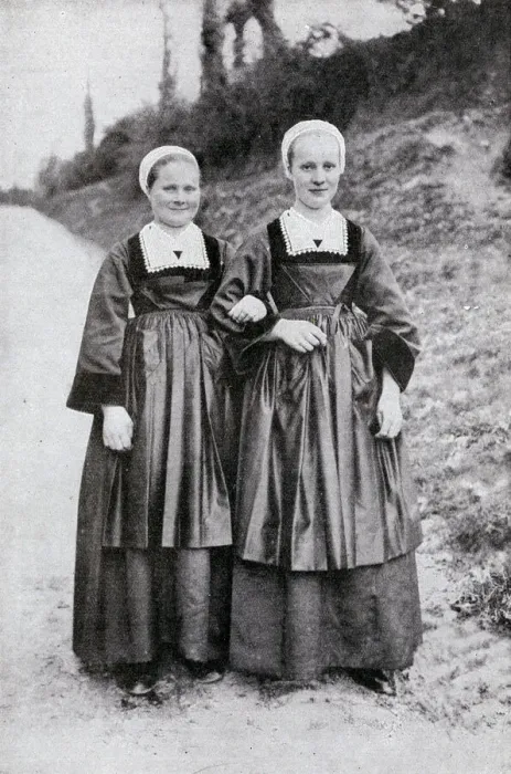 Framed Print : Breton women at Huelgoat, Brittany, Northern France Framed Print : Breton women at Huelgoat, Brittany, Northern France