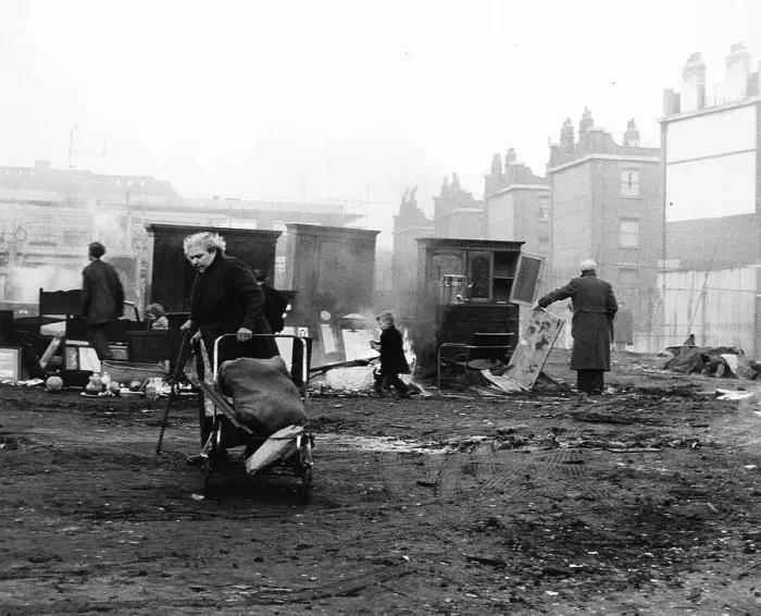 Framed Print : Brick Lane - London Date: late 1950s Framed Print : Brick Lane - London Date: late 1950s