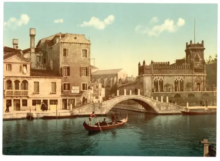 Framed Print : Bridge and canal, Venice, Italy Framed Print : Bridge and canal, Venice, Italy