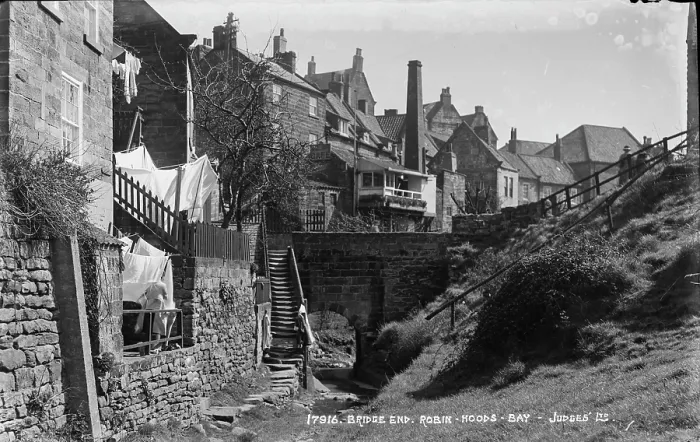 Framed Print : Bridge End, Robin Hood's Bay Framed Print : Bridge End, Robin Hood's Bay