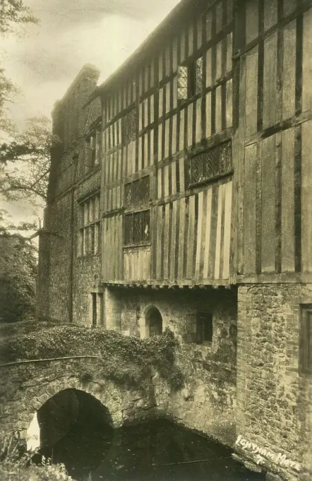 Framed Print : Bridge and side entrance, Ightham Mote, Kent Framed Print : Bridge and side entrance, Ightham Mote, Kent