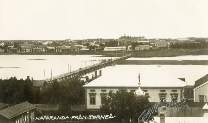 Framed Print : Bridge from Haparanda to Tornio, Sweden-Finland Framed Print : Bridge from Haparanda to Tornio, Sweden-Finland