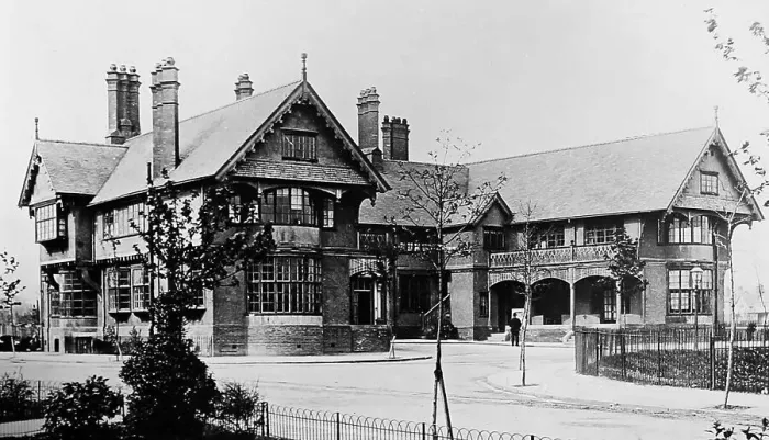 Framed Print : The Bridge Inn, Port Sunlight Village, early 1900s Framed Print : The Bridge Inn, Port Sunlight Village, early 1900s