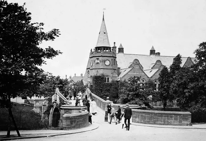 Framed Print : Bridge School, Port Sunlight Village, early 1900s Framed Print : Bridge School, Port Sunlight Village, early 1900s
