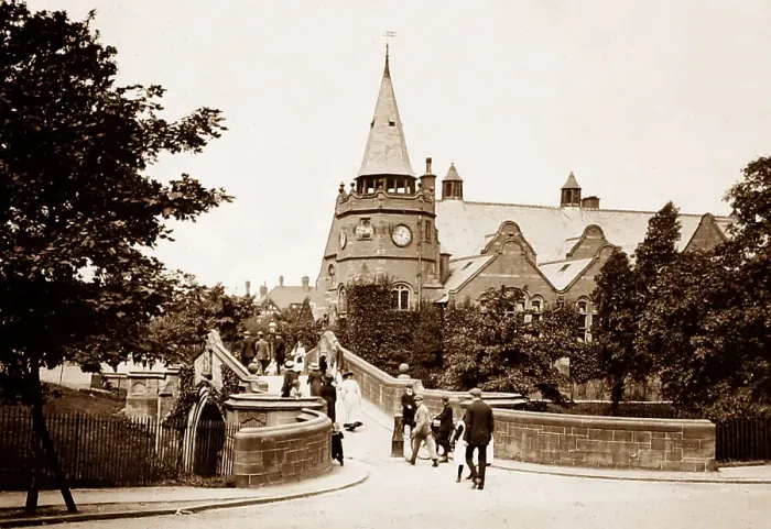 Framed Print : Bridge School, Port Sunlight, Wirral Framed Print : Bridge School, Port Sunlight, Wirral