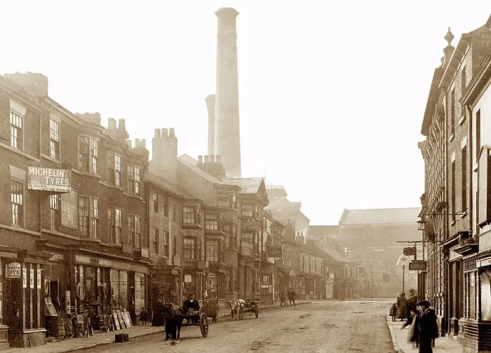 Framed Print : Bridge Street, Tadcaster, early 1900s Framed Print : Bridge Street, Tadcaster, early 1900s