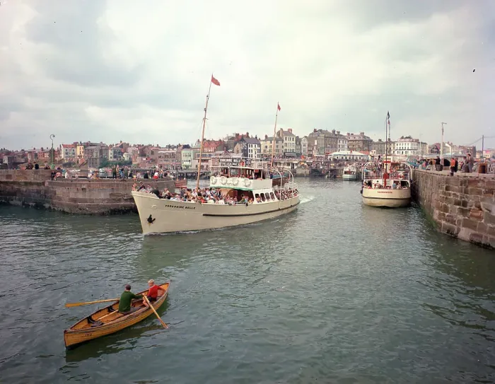 Framed Print : Bridlington - The harbour Framed Print : Bridlington - The harbour