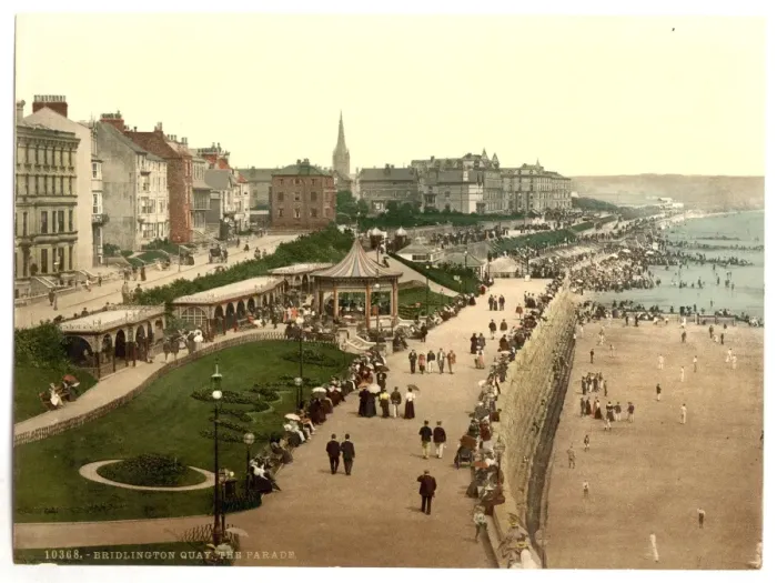 Framed Print : Bridlington, the parade (i. e. promenade), Yorkshire, Englan Framed Print : Bridlington, the parade (i. e. promenade), Yorkshire, Englan