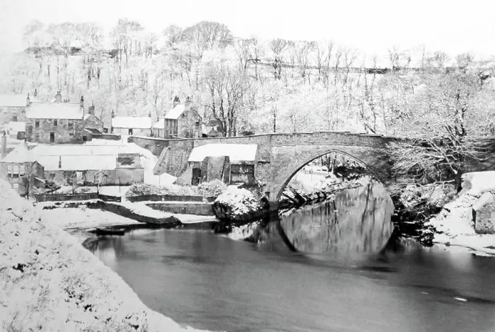 Framed Print : Brig O Balgownie in Winter, Aberdeen, Victorian period Framed Print : Brig O Balgownie in Winter, Aberdeen, Victorian period