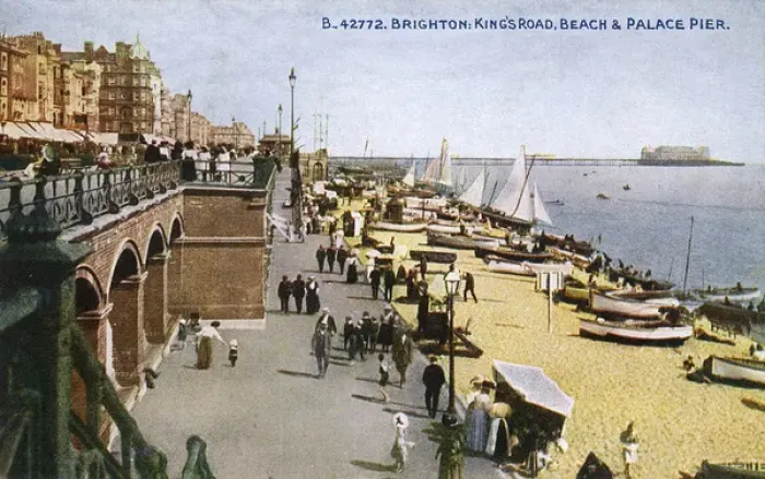 Framed Print : Brighton / Kings Rd Beach Framed Print : Brighton / Kings Rd Beach