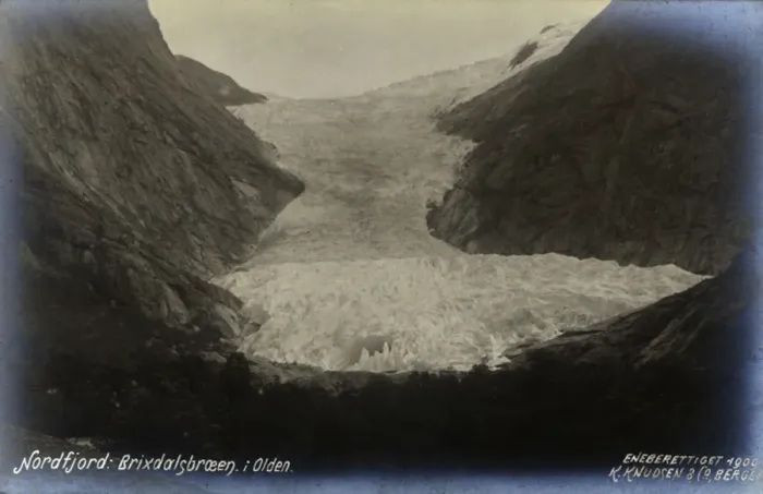Framed Print : The Briksdal glacier, Sogn og Fjordane county, Norway Framed Print : The Briksdal glacier, Sogn og Fjordane county, Norway