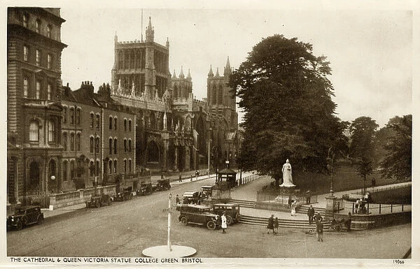 Bristol - College Green, Cathedral and Queen Victoria Statue