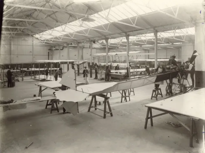 Framed Print : The Bristol factory in c 1910 Framed Print : The Bristol factory in c 1910