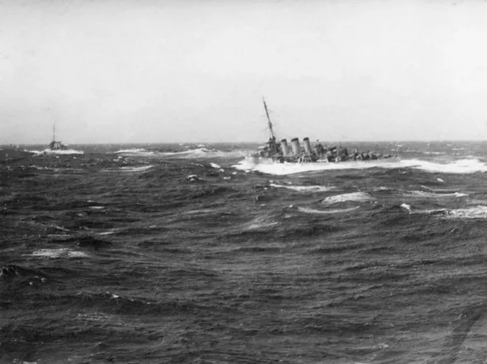 Framed Print : British 3rd Light Cruiser Squadron at sea, WW1 Framed Print : British 3rd Light Cruiser Squadron at sea, WW1