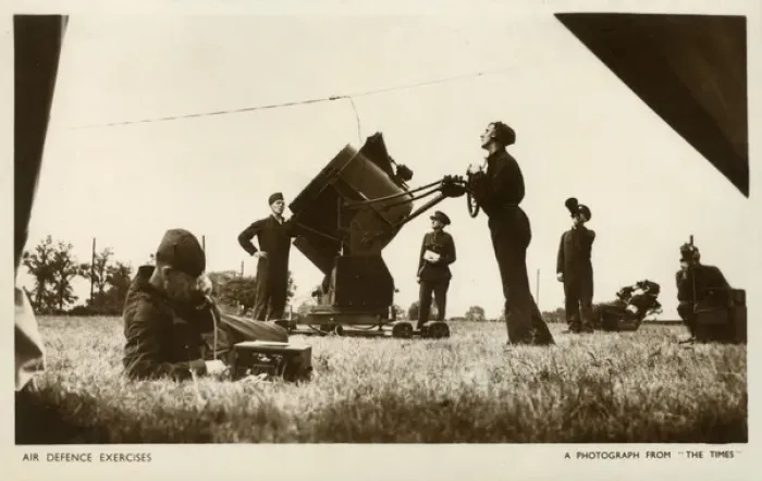 Framed Print : British Air Defence Exercises - Searchlight operators Framed Print : British Air Defence Exercises - Searchlight operators