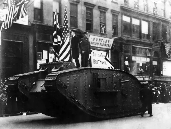 Framed Print : British and American soldiers on a tank, WW1 Framed Print : British and American soldiers on a tank, WW1