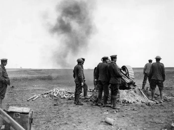 Framed Print : British artillery action on the Western Front, WW1 Framed Print : British artillery action on the Western Front, WW1