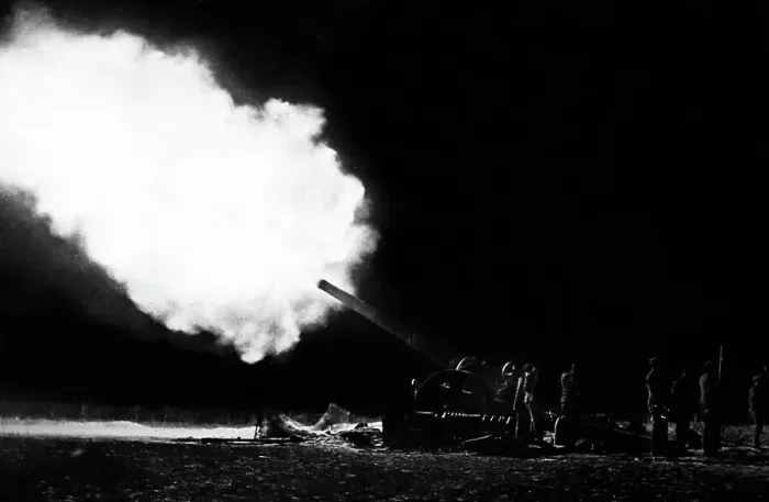 Framed Print : British artillery firing at night during WW1 Framed Print : British artillery firing at night during WW1