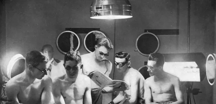 Framed Print : British athletes undergoing light therapy before Olympics Framed Print : British athletes undergoing light therapy before Olympics