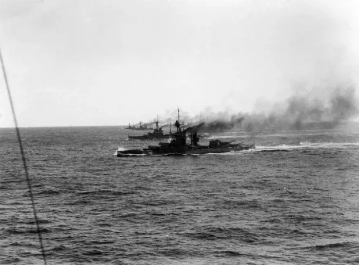 Framed Print : British battleships at sea, WW1 Framed Print : British battleships at sea, WW1