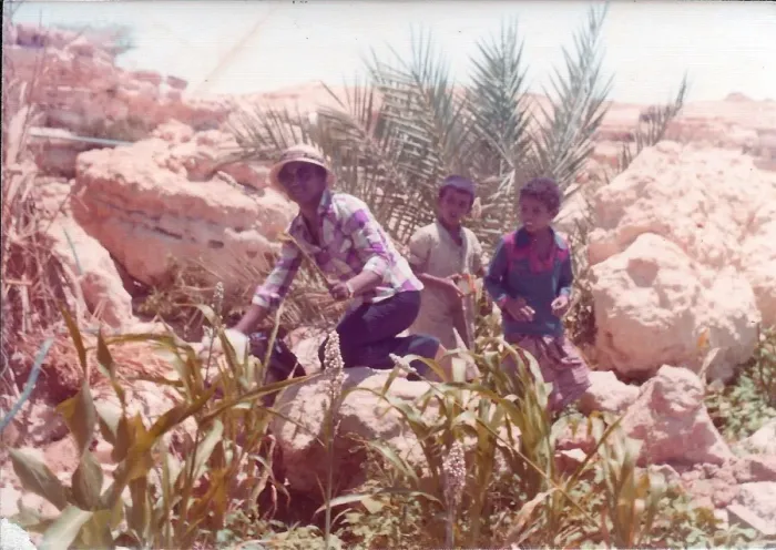 Framed Print : British Caribbean woman with Omani with Omani boys in Oman Framed Print : British Caribbean woman with Omani with Omani boys in Oman