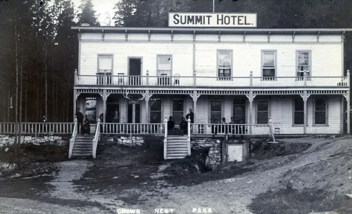 Framed Print : British Columbia and Alberta, Canada - Summit Hotel Framed Print : British Columbia and Alberta, Canada - Summit Hotel