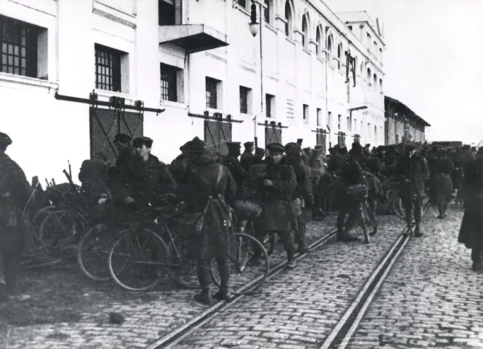 Framed Print : British cyclists company disembarking, Salonika, WW1 Framed Print : British cyclists company disembarking, Salonika, WW1