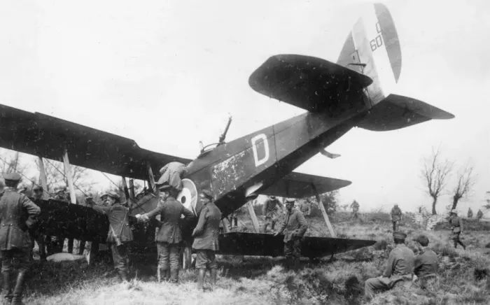 Framed Print : British DH9 biplane in forced landing, France, WW1 Framed Print : British DH9 biplane in forced landing, France, WW1