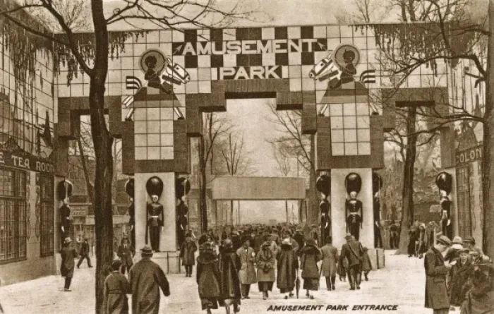 Framed Print : British Empire Exhibition - Amusement Park Entrance Framed Print : British Empire Exhibition - Amusement Park Entrance