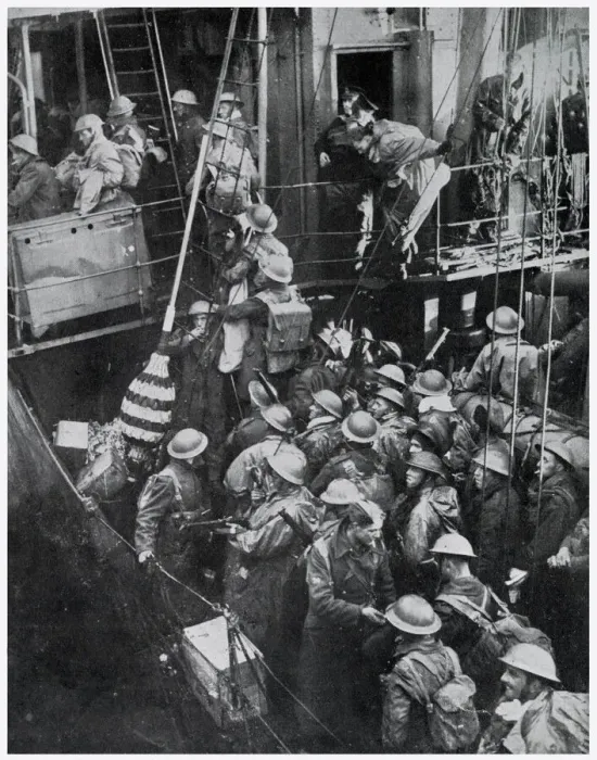 Framed Print : British Expeditionary Force evacuating from Dunkirk, WW2 Framed Print : British Expeditionary Force evacuating from Dunkirk, WW2