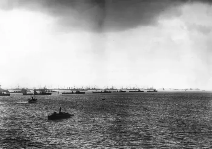 Framed Print : British fleet with torpedo craft, WW1 Framed Print : British fleet with torpedo craft, WW1