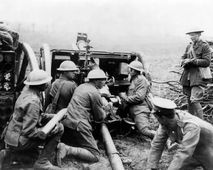 Framed Print : British gunners in action, Western Front, WW1 Framed Print : British gunners in action, Western Front, WW1