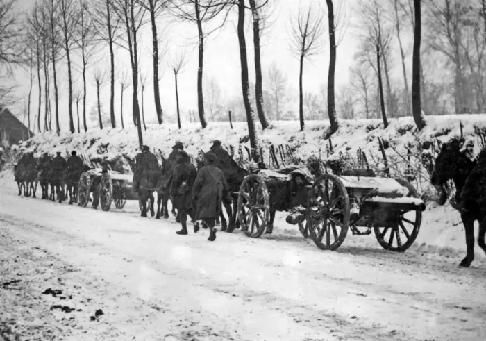 Framed Print : British guns in Northern France, WW1 Framed Print : British guns in Northern France, WW1