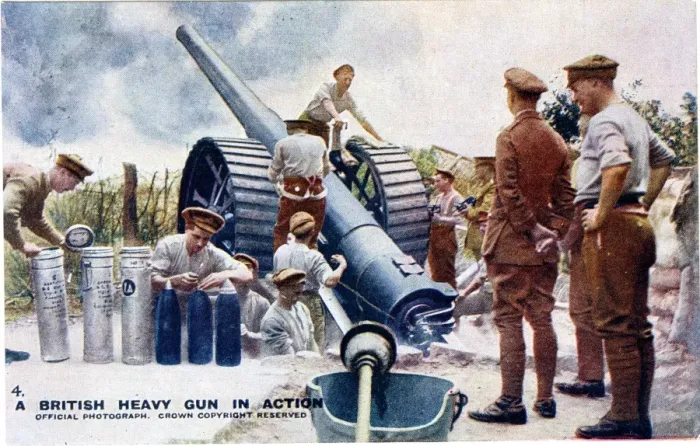 Framed Print : A British heavy gun in action, WW1 Framed Print : A British heavy gun in action, WW1