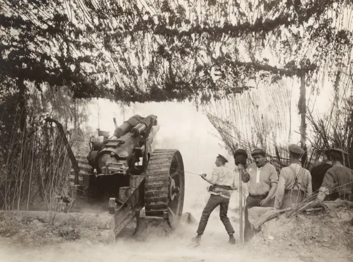 Framed Print : British heavy Howitzer on the Somme, France, WW1 Framed Print : British heavy Howitzer on the Somme, France, WW1