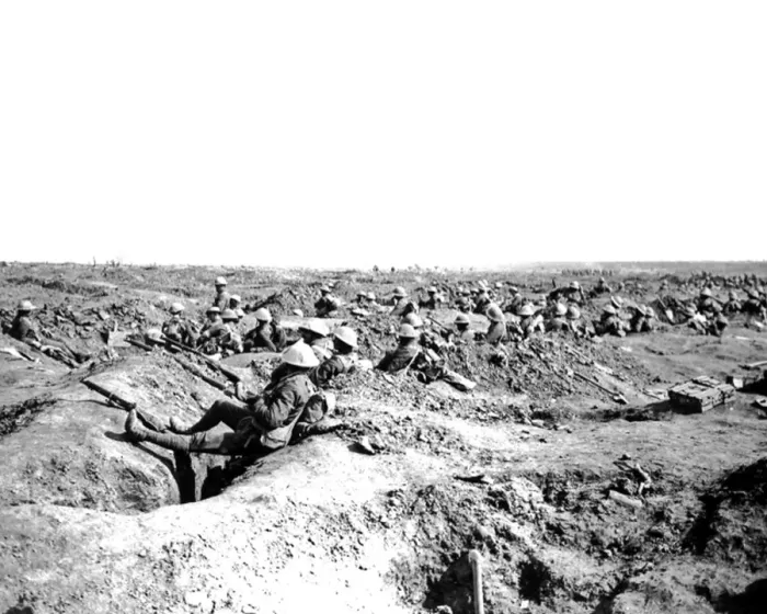 Framed Print : British infantry waiting to advance, Western Front, WW1 Framed Print : British infantry waiting to advance, Western Front, WW1
