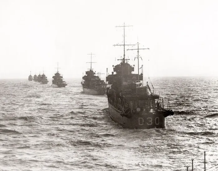 Framed Print : British navy destroyers on exercise, North Sea, 1933 Framed Print : British navy destroyers on exercise, North Sea, 1933