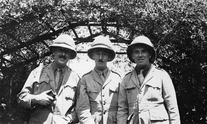 Framed Print : British officers on convalescent leave in Nairobi, WW1