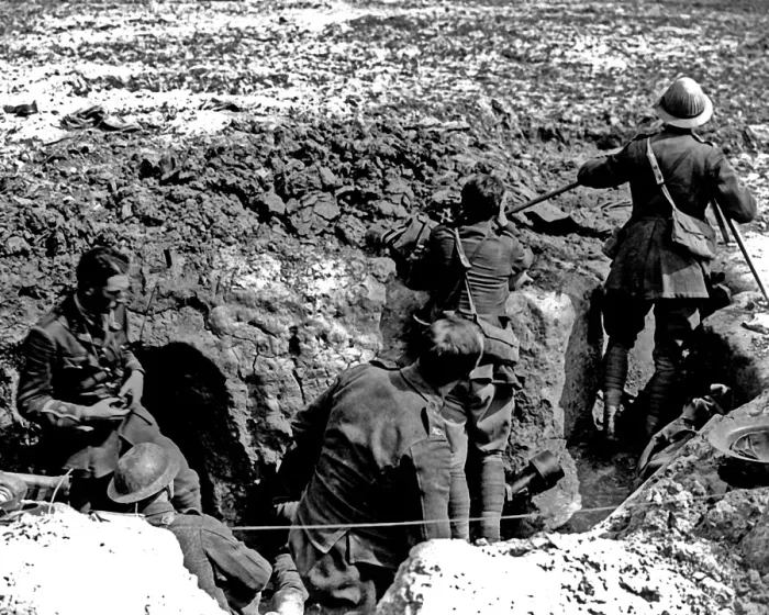 Framed Print : British officers observing, Western Front, WW1 Framed Print : British officers observing, Western Front, WW1